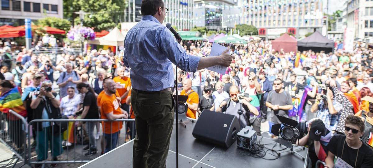 Essen: Tausende Menschen bei Christopher Street Day