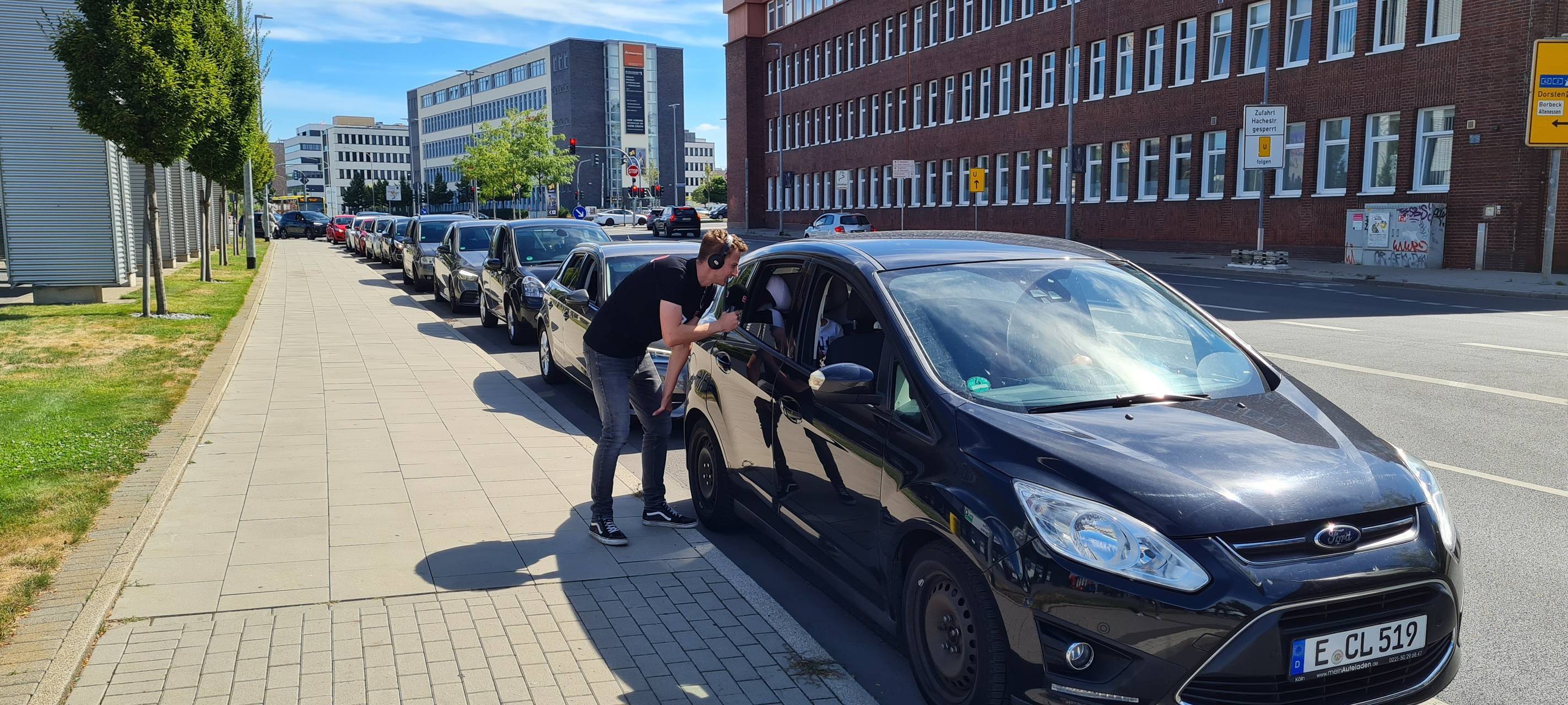 Joshua Windelschmidt im Interview mit Lounes beim Radio Essen-Verkehrsmeldertag