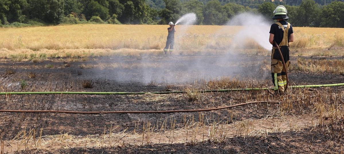 Feuerwehr Essen löscht Brände.