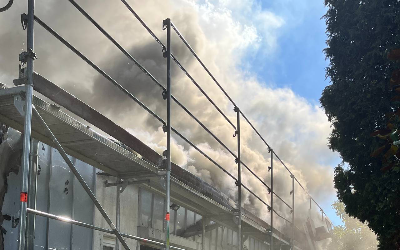 Lagerhalle in Essen-Leithe brennt aus 2022