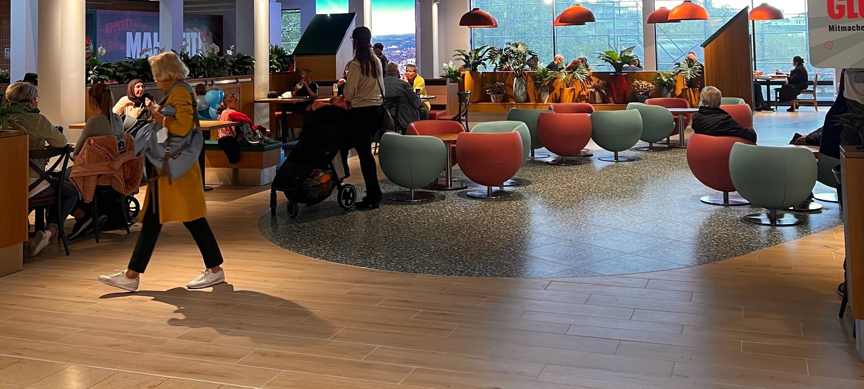 Essen: Gastro-Bereich in der Rathaus-Galerie eröffnet