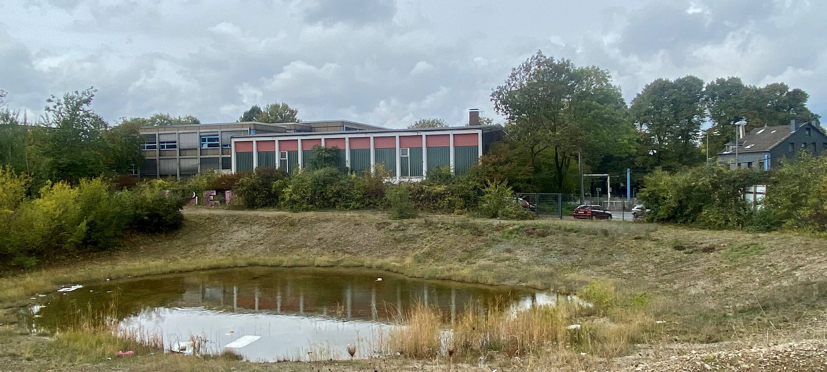 Schulen in Essen: Wie sehen sie aus? - Ein Einblick in marode Gebäude und Neubauten