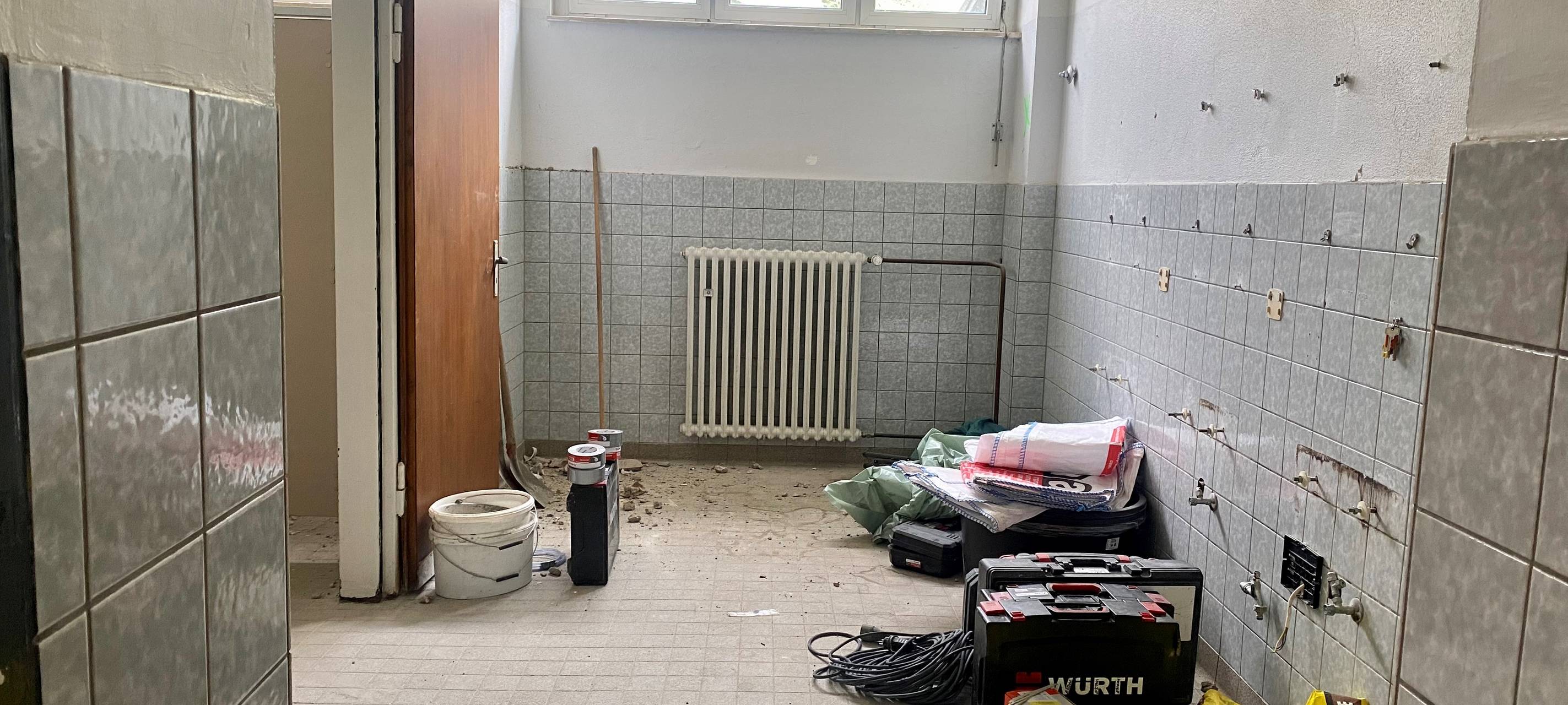 Schulen in Essen: Wie sehen sie aus? - Ein Einblick in marode Gebäude und Neubauten