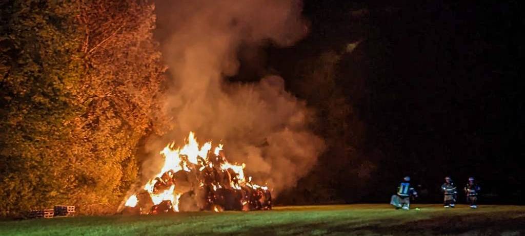 strohballen2-feuerwehr-radio-essen