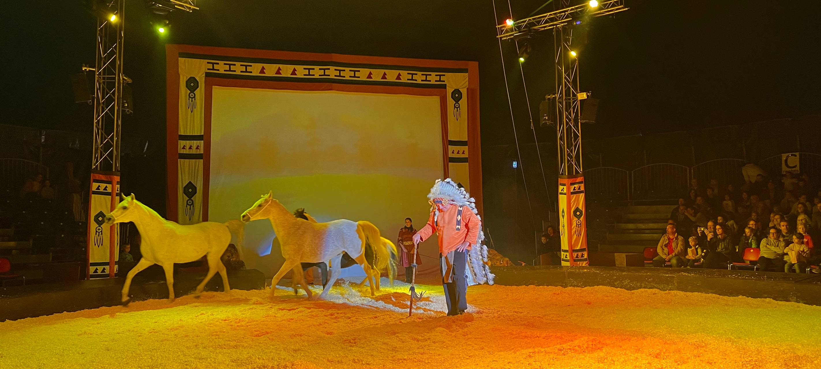 Essen: Große Pferdeshow auf Frintroper Festplatz