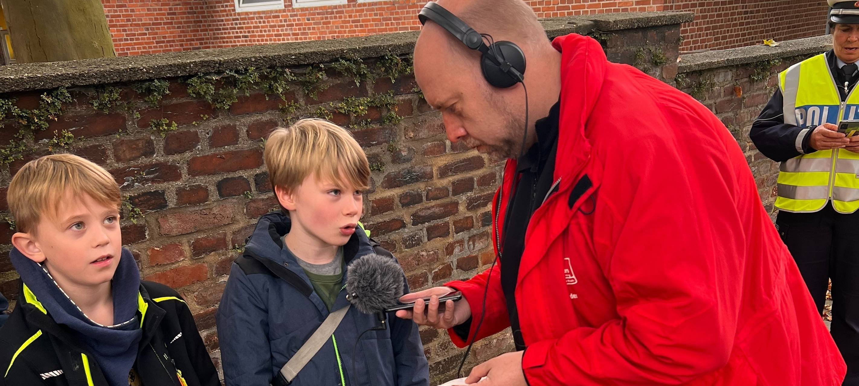 Radio Essen-Verkehrssicherheitsaktion: Wir kommen mit unserem Elch Emil zu Euch