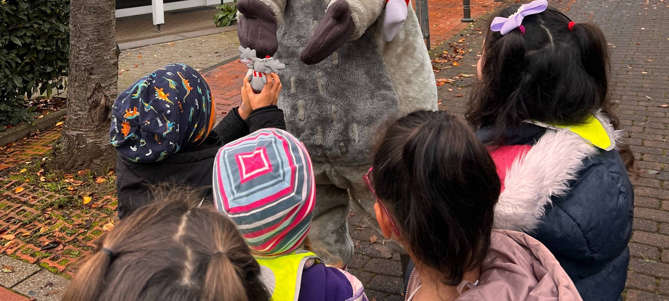 Radio Essen-Verkehrssicherheitsaktion: Wir kommen mit unserem Elch Emil zu Euch