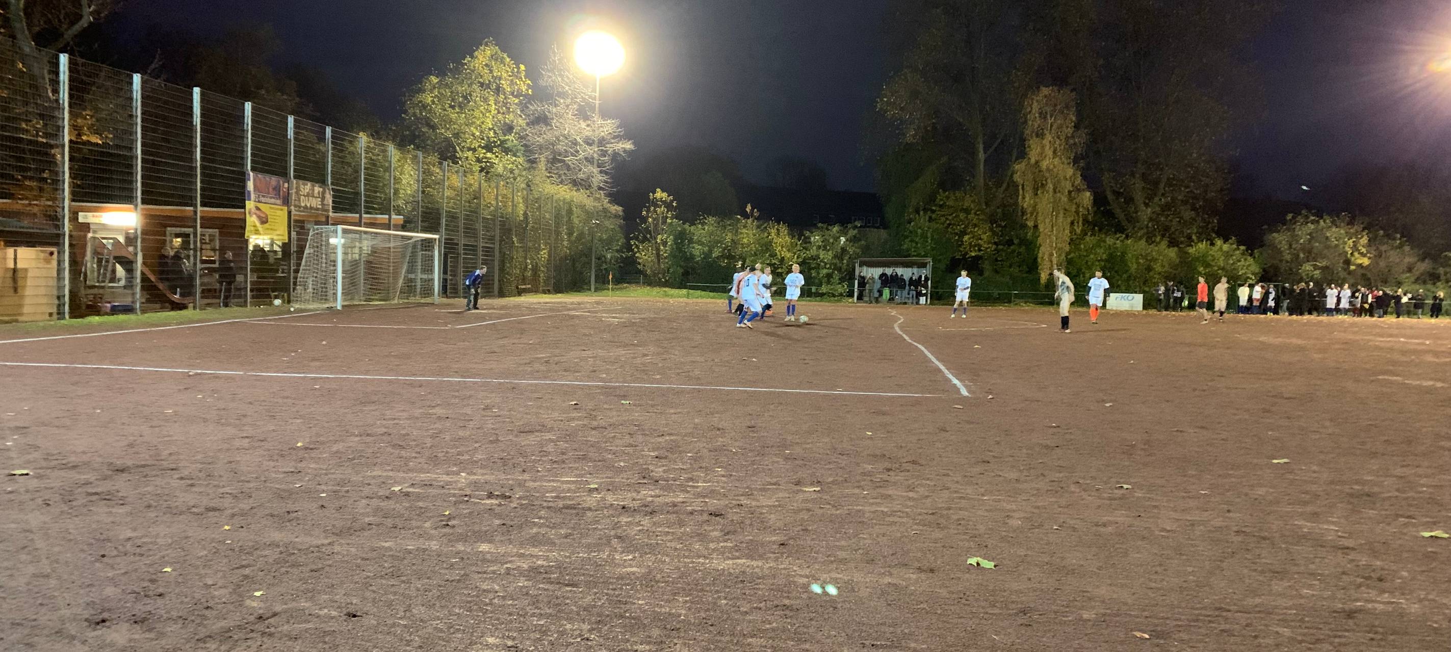 WM-Protest in Essen: Deutsche NACKTionalmannschaft spielt als Statement