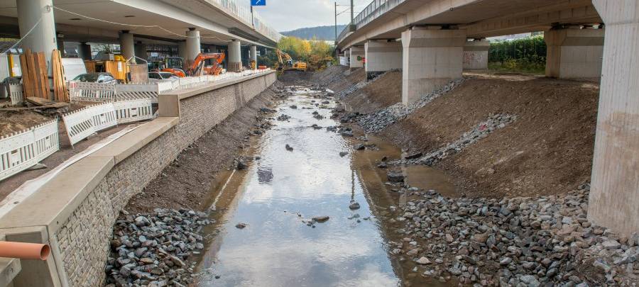 Essen: Deilbach fließt jetzt am Kupferdreher Markt vorbei