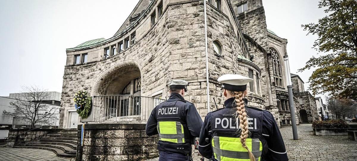 Essen: Nach Schüssen auf Synagoge erhöht Polizei den Schutz