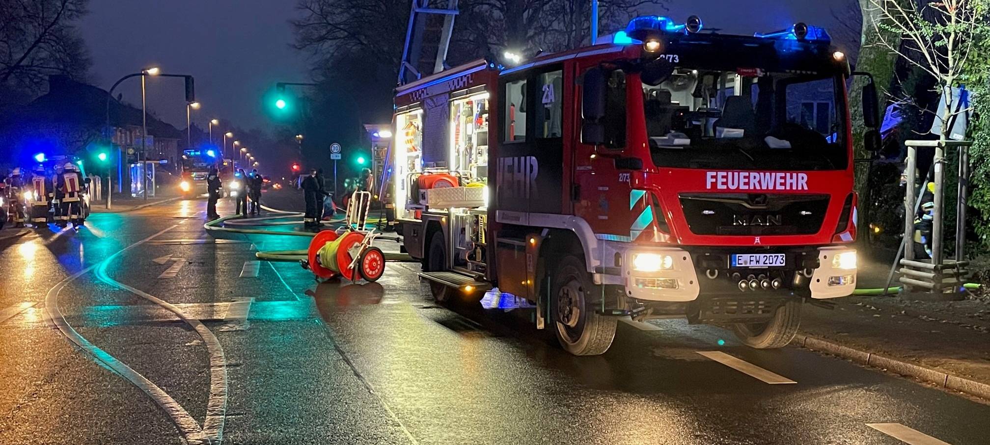 Feuer in Essen: Junger Mann erleidet schwere Brandverletzungen