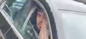 Polizei in Essen: Mann klaut Pakete und fährt Paketboten an