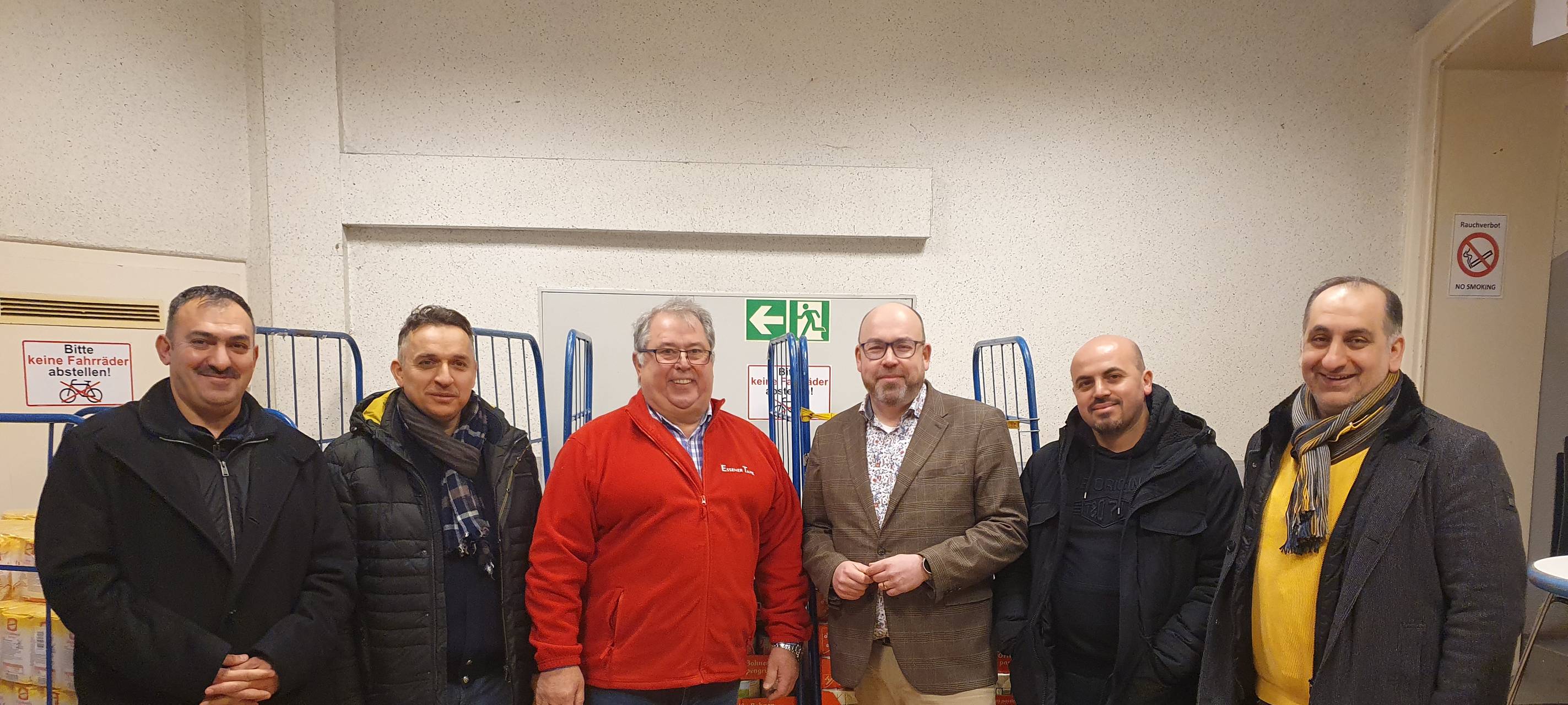 400 Kisten Lebensmittel - Große Spende für Essener Tafel