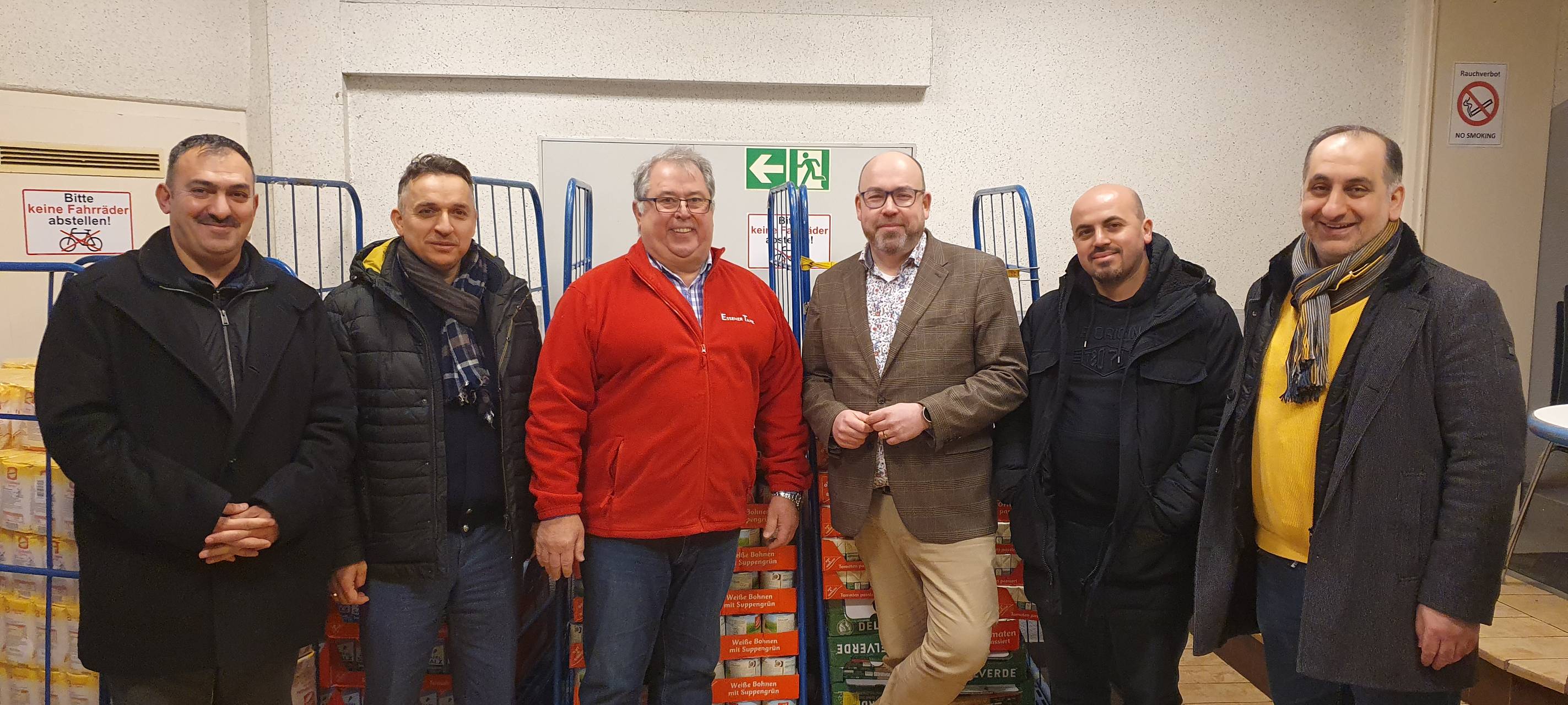 400 Kisten Lebensmittel - Große Spende für Essener Tafel