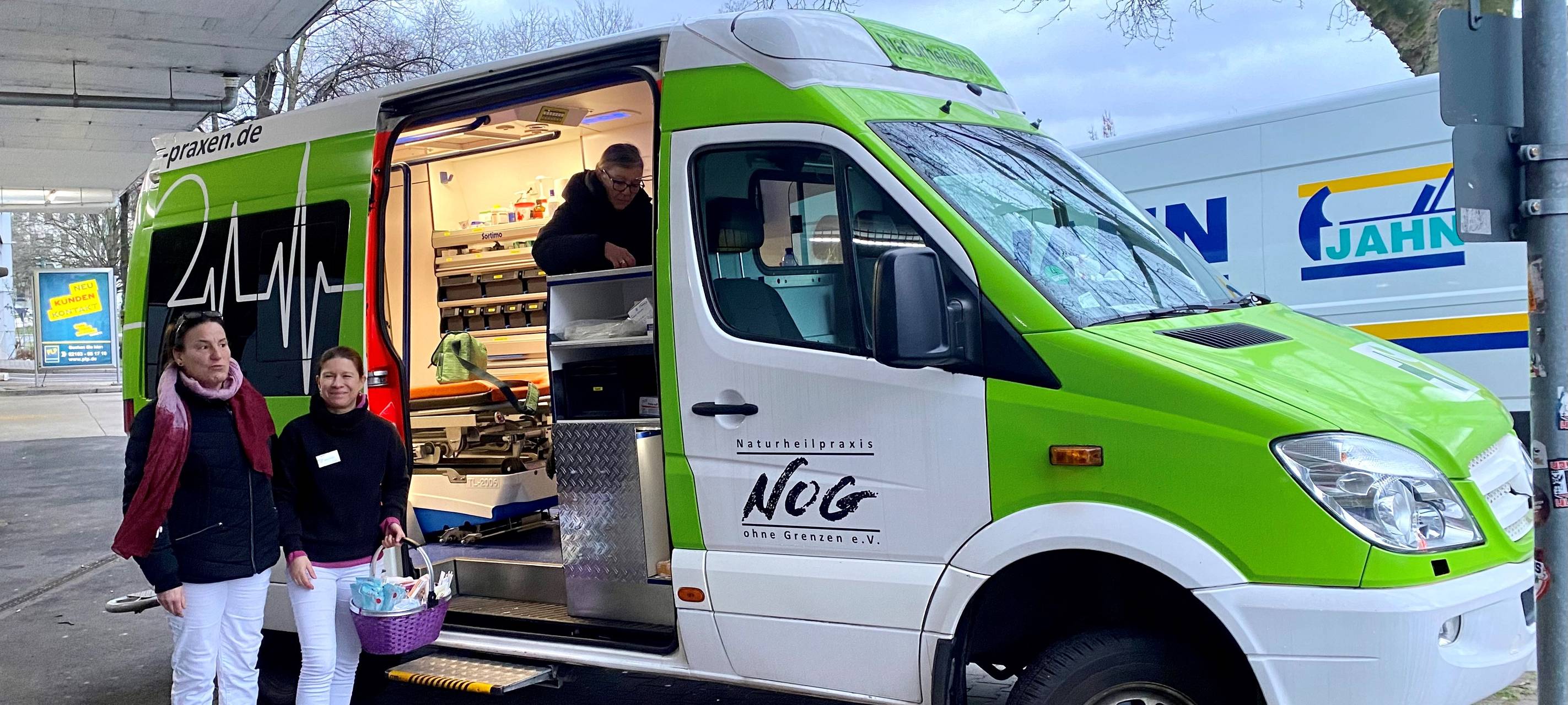 Naturheilmobil in Essen kümmert sich um Obdachlose