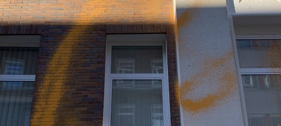 Klimaprotest in Essen: Letzte Generation beschmiert RWE-Zentrale