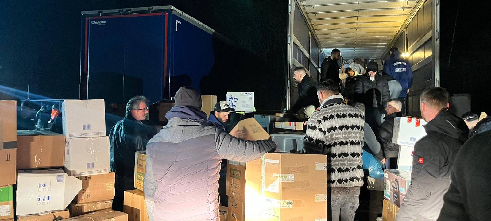 Spendenaktion in Essen: Vollbepackte LKW auf dem Weg in die Türkei