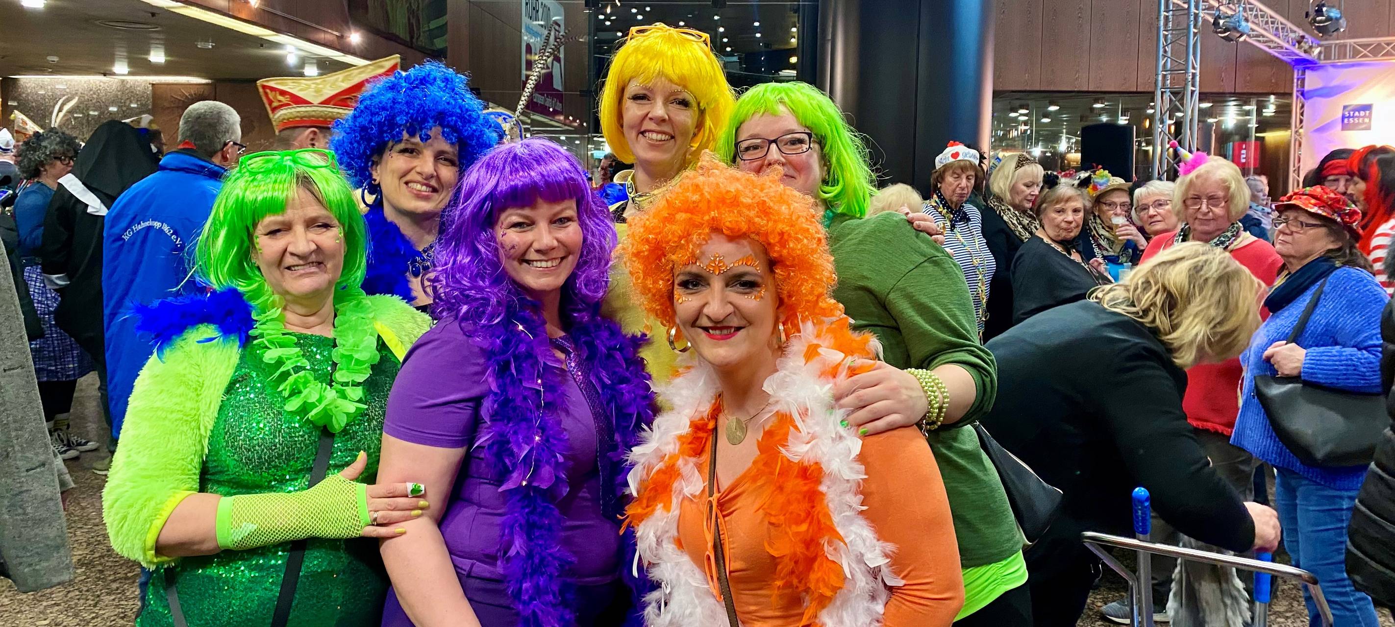 Altweiber in Essen: Karnevalisten feiern Rathaussturm - Endlich wieder!