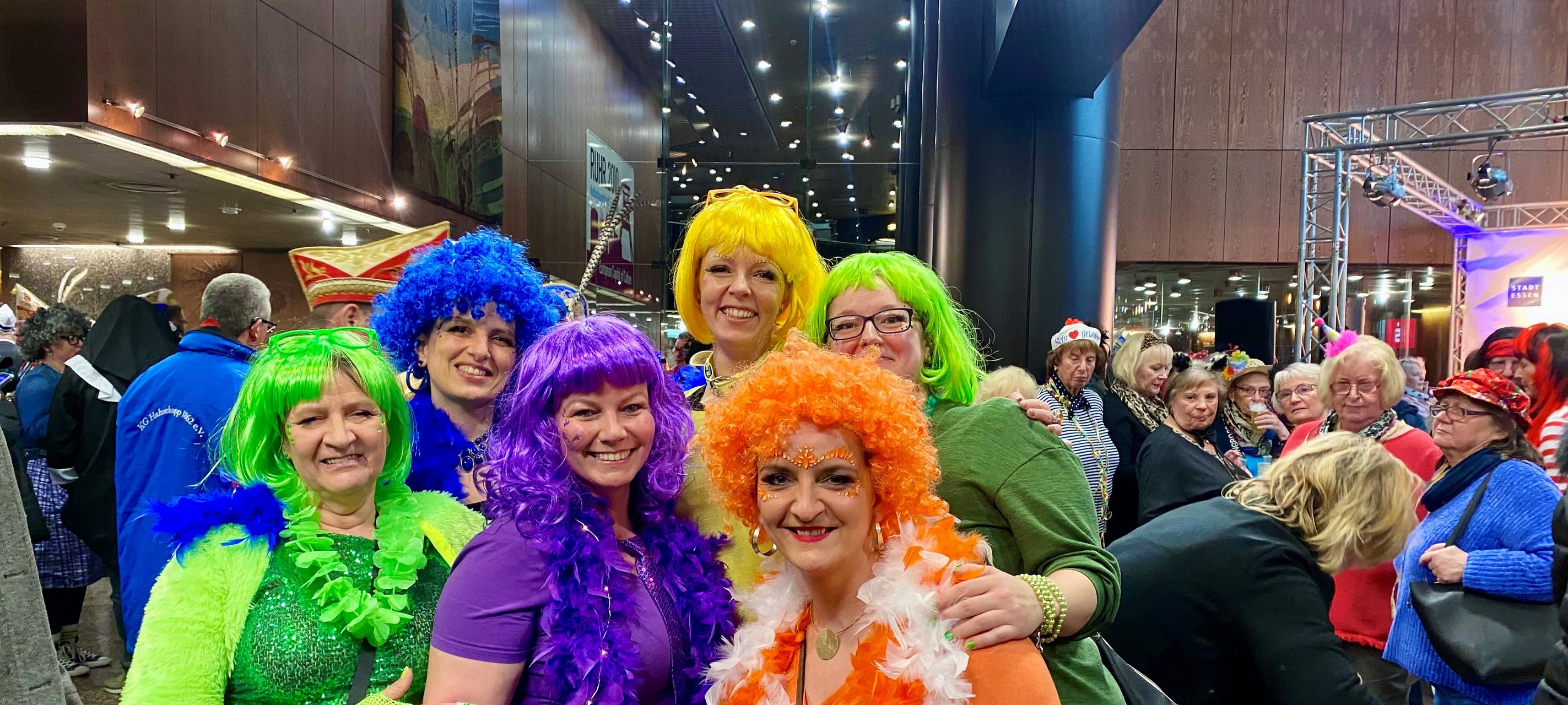 Altweiber in Essen: Karnevalisten feiern Rathaussturm - Endlich wieder!