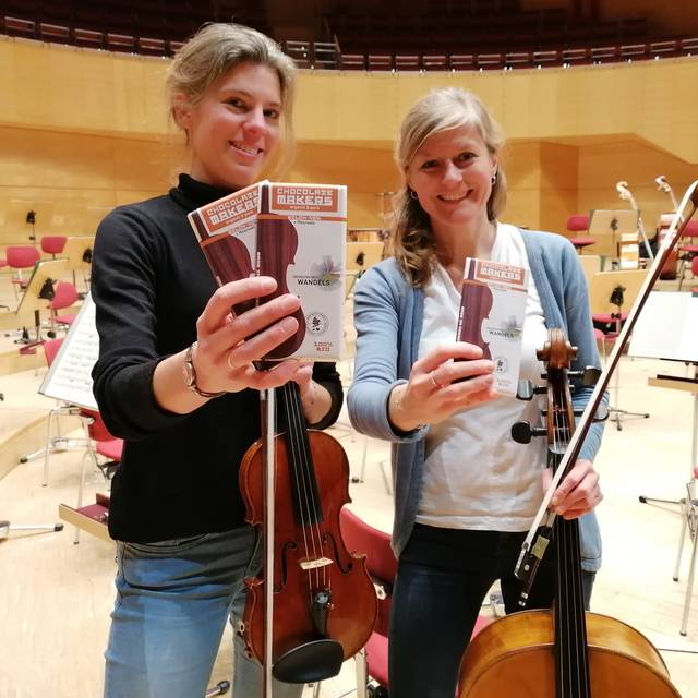 Sarah Koenen (Violine) und Anja Rapp (Violoncello) (v.l.)