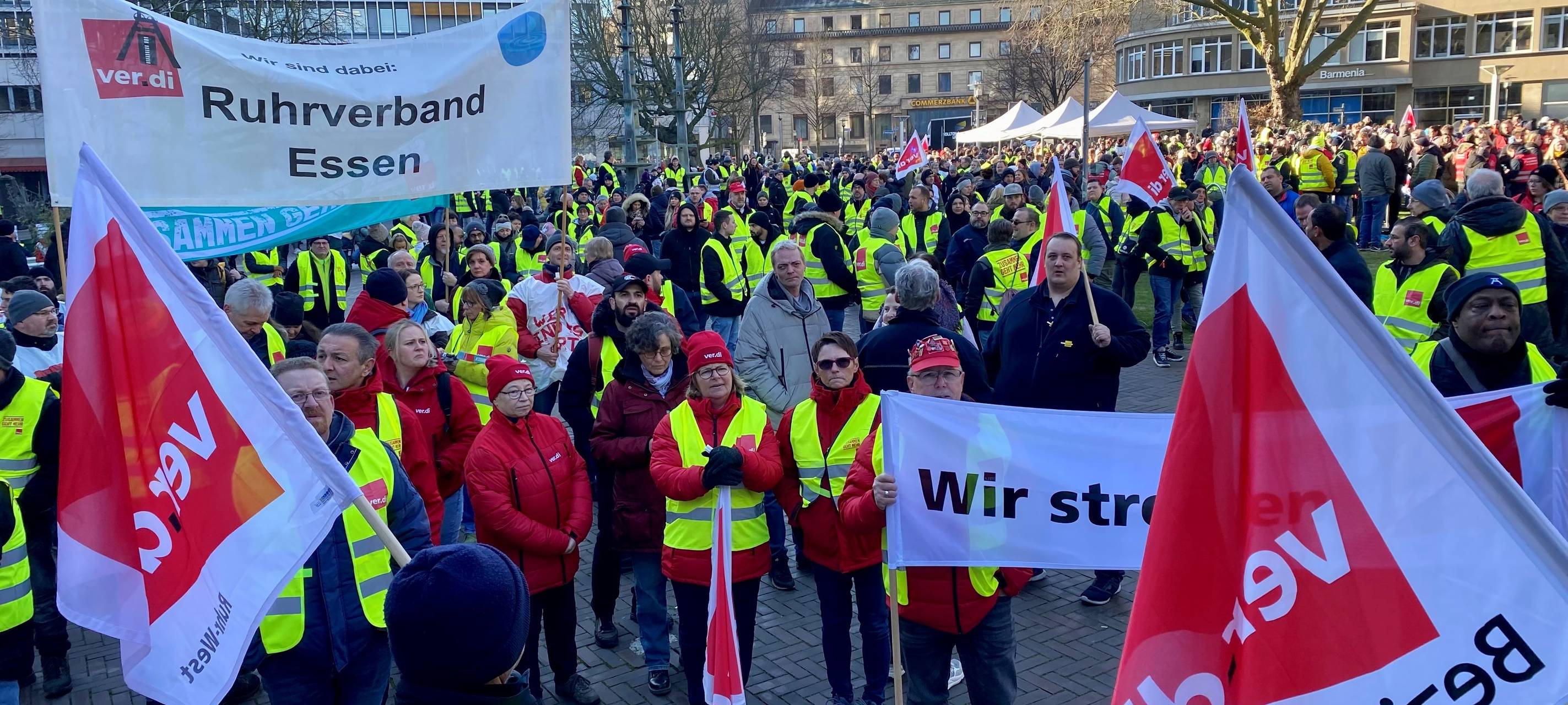 Warnstreik in Essen: Mehr als 2500 Demonstranten in der Innenstadt