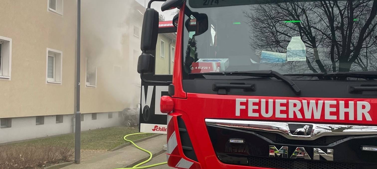 Brand in Essen: Feuerwehr rettet bewusstlosen Mann