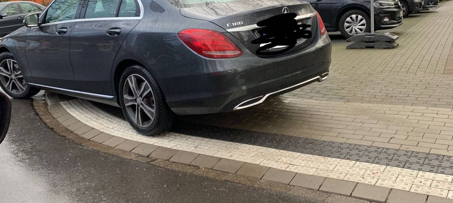 Grundschule in Essen wollte Zebrastreifen: Das hat sie stattdessen bekommen