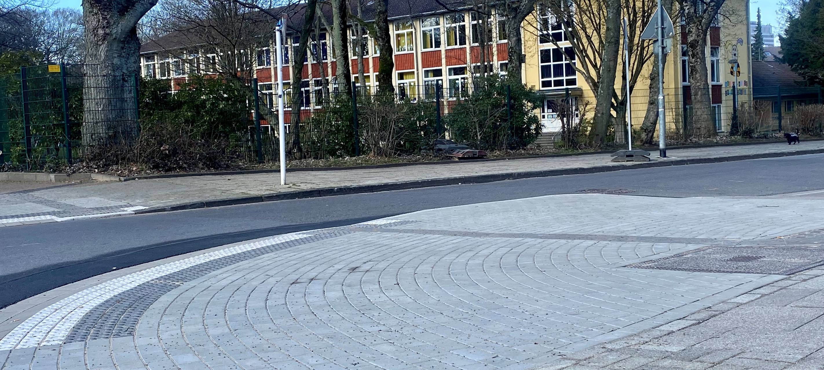 Grundschule in Essen wollte Zebrastreifen: Das hat sie stattdessen bekommen