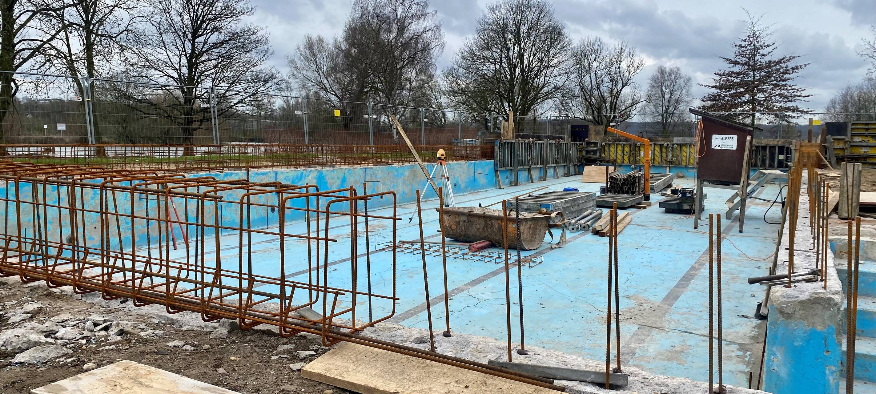 Essen bereitet die Freibäder vor