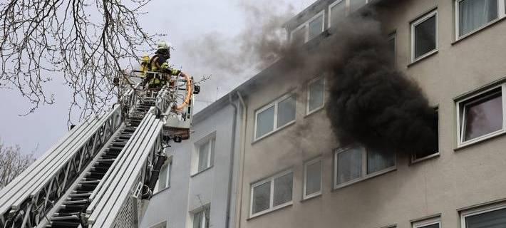 Küchenbrand in Essen - Nachbarn bemerken Feuer