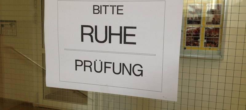 Technik-Panne bei Abitur in Essen: Prüfungen kurzfristig verschoben