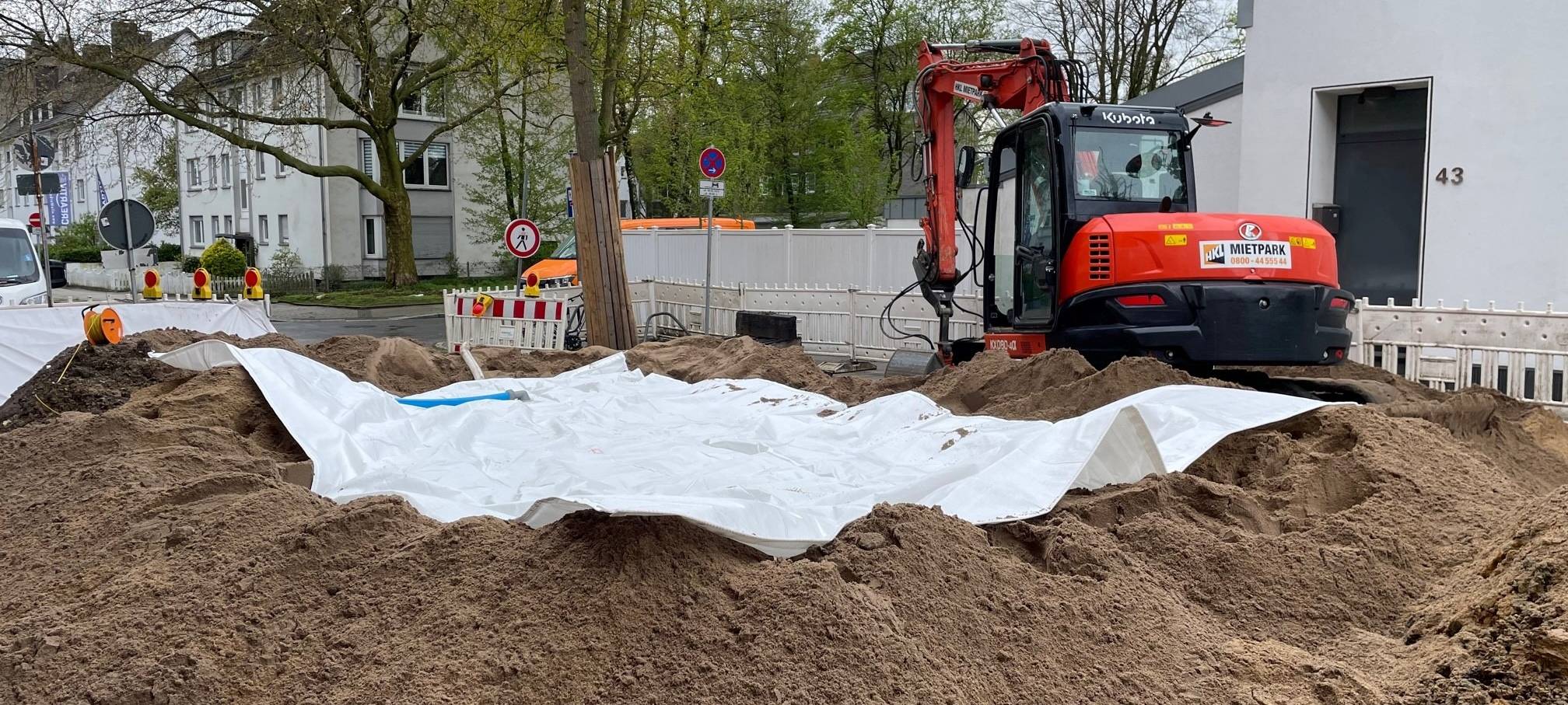 Arbeiten am Bomben-Fundort in Essen-Bergerhausen