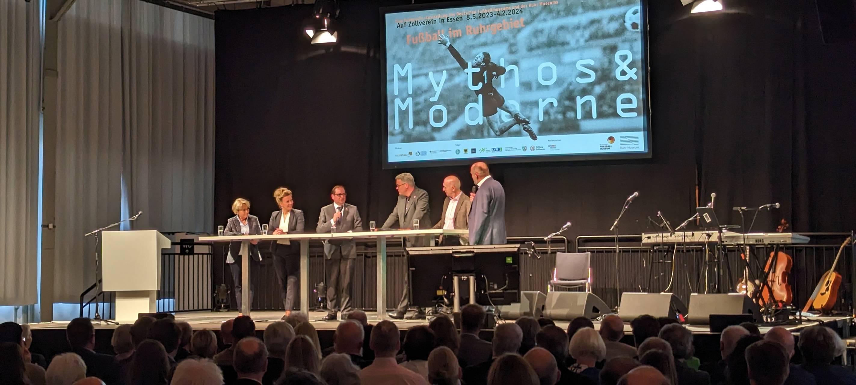 Besondere Ausstellung in Essen: Fußball im Ruhrgebiet