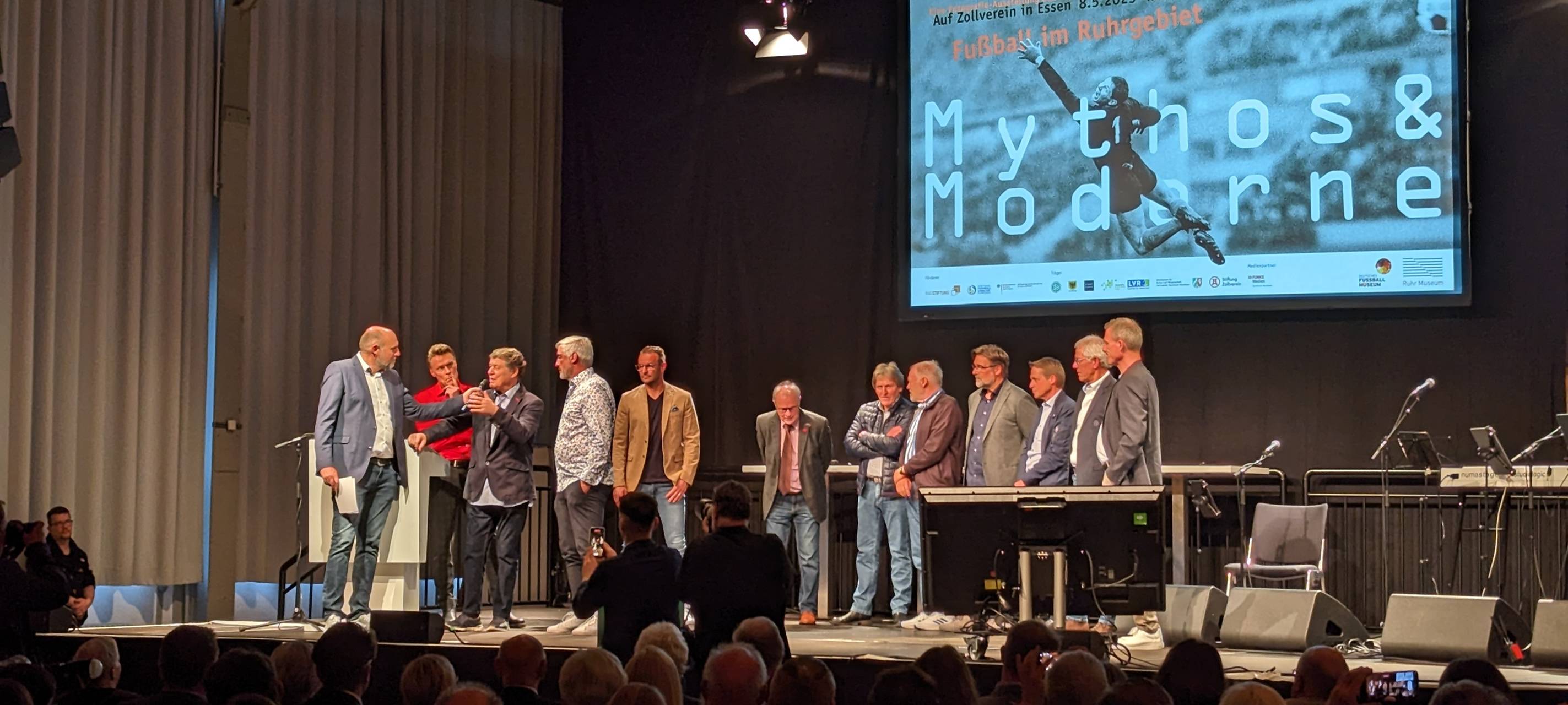 Besondere Ausstellung in Essen: Fußball im Ruhrgebiet