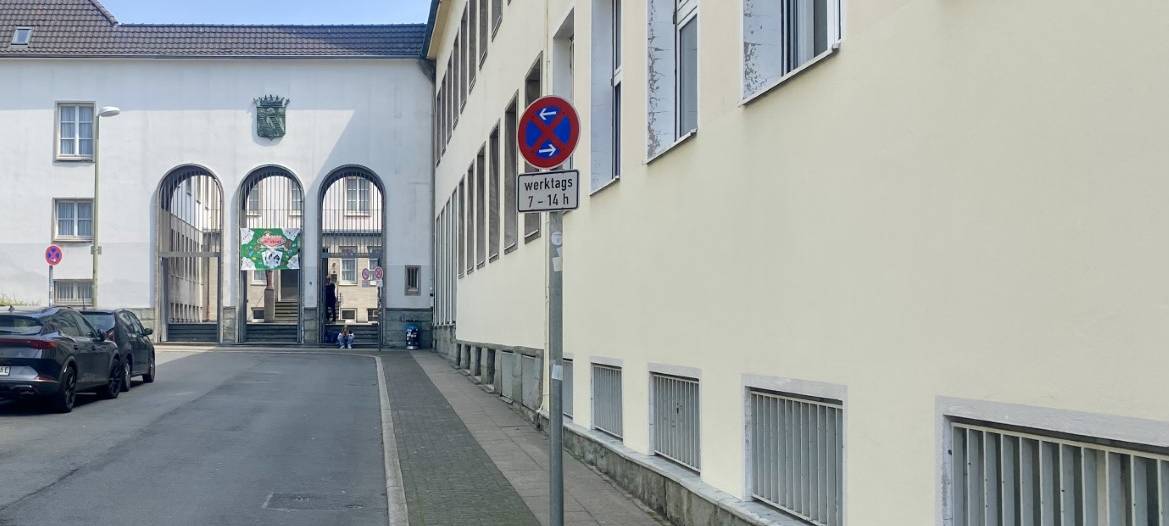 Straße in Essen bald für Elterntaxis gesperrt: Mehr Sicherheit für Kinder
