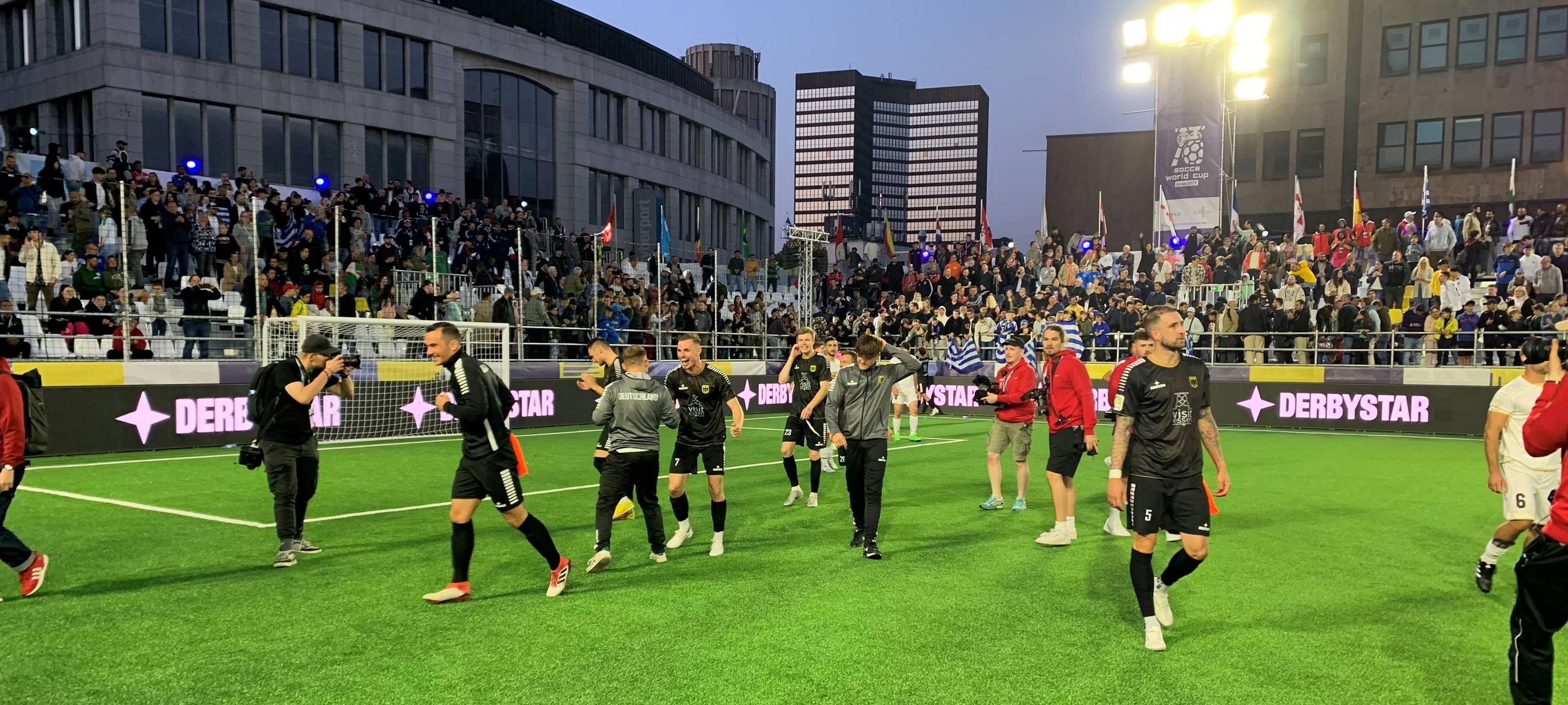 Kleinfeldfußball-WM in Essen startet mit großer Feier