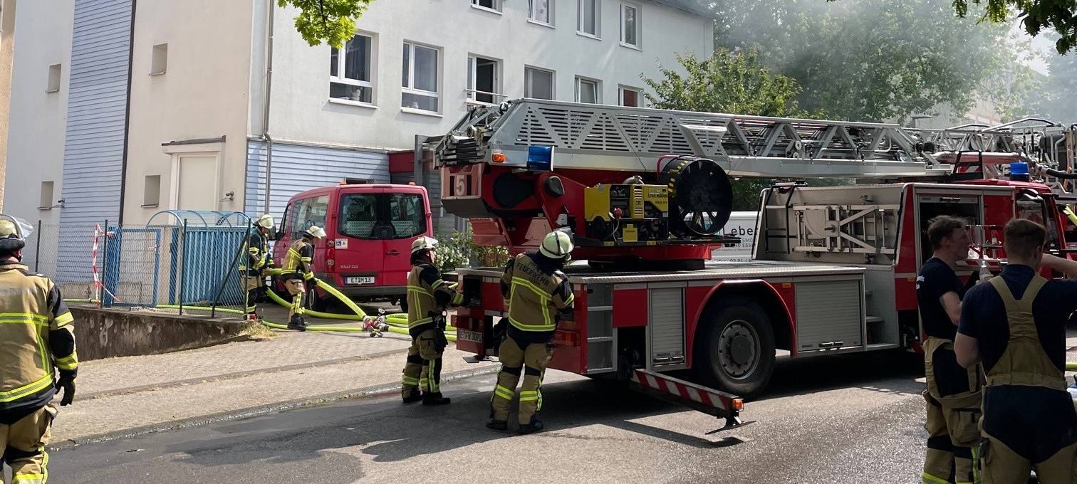 Wohnheim in Essen brennt: Großeinsatz für die Feuerwehr