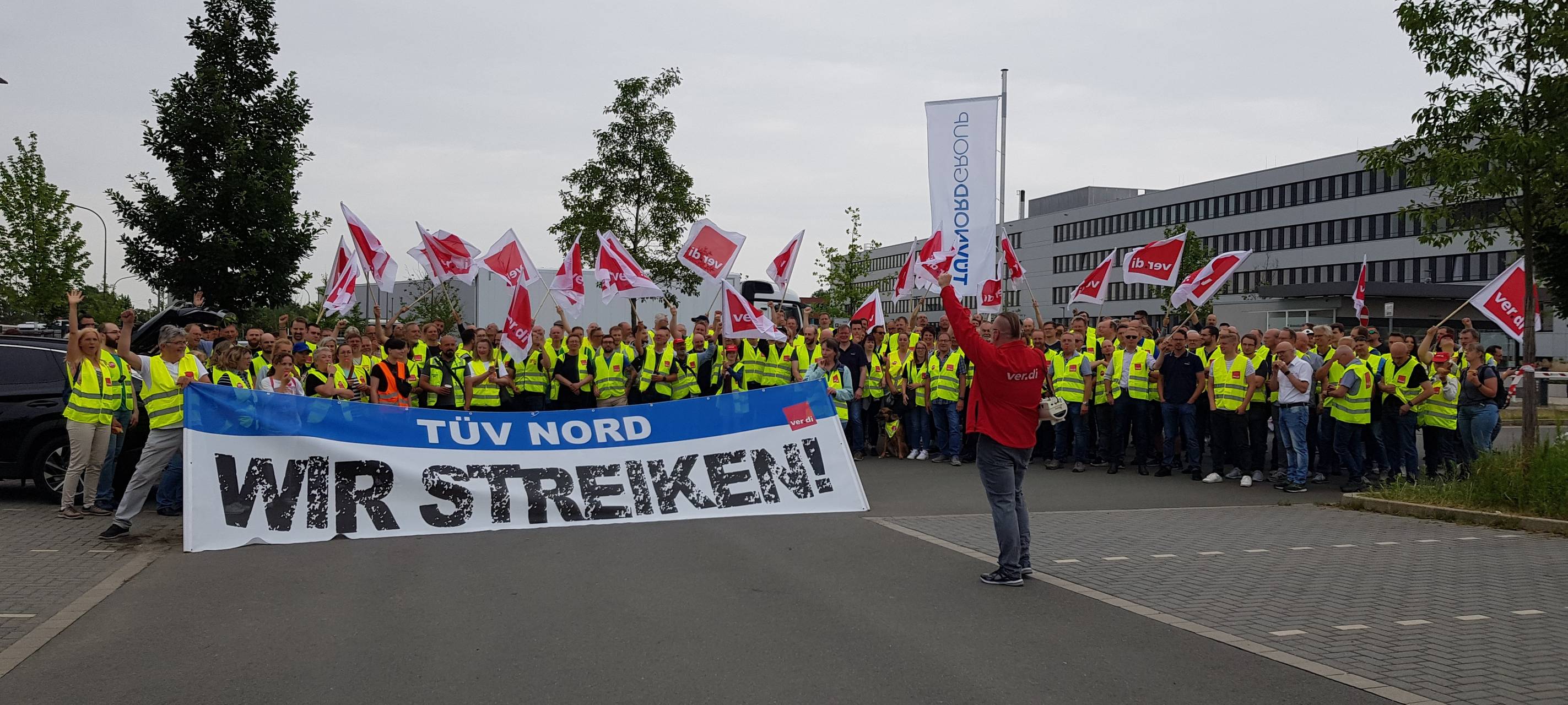 TÜV in Essen streikt - viele Fahrprüfungen müssen ausfallen