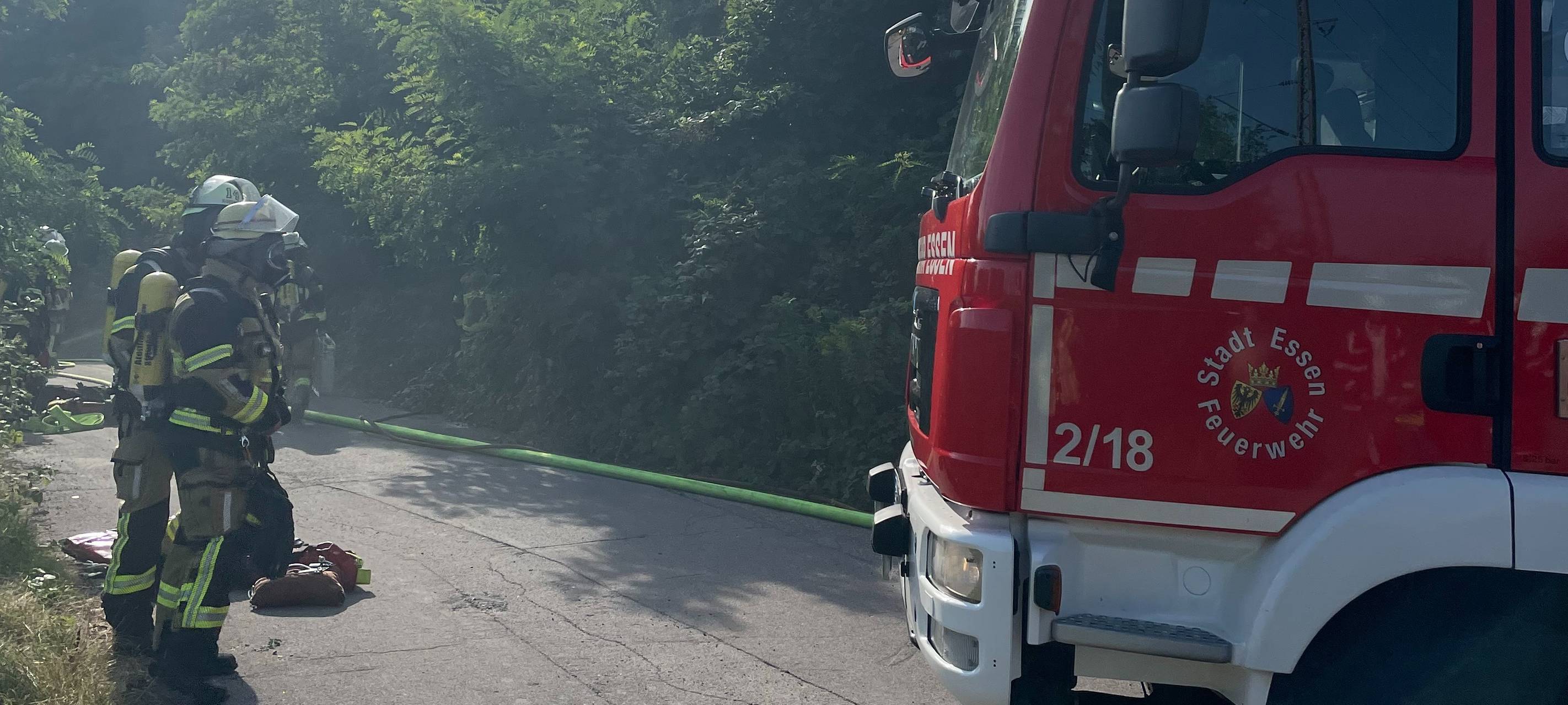 Brand in Essen: Ehemaliges Bahngebäude muss gelöscht werden