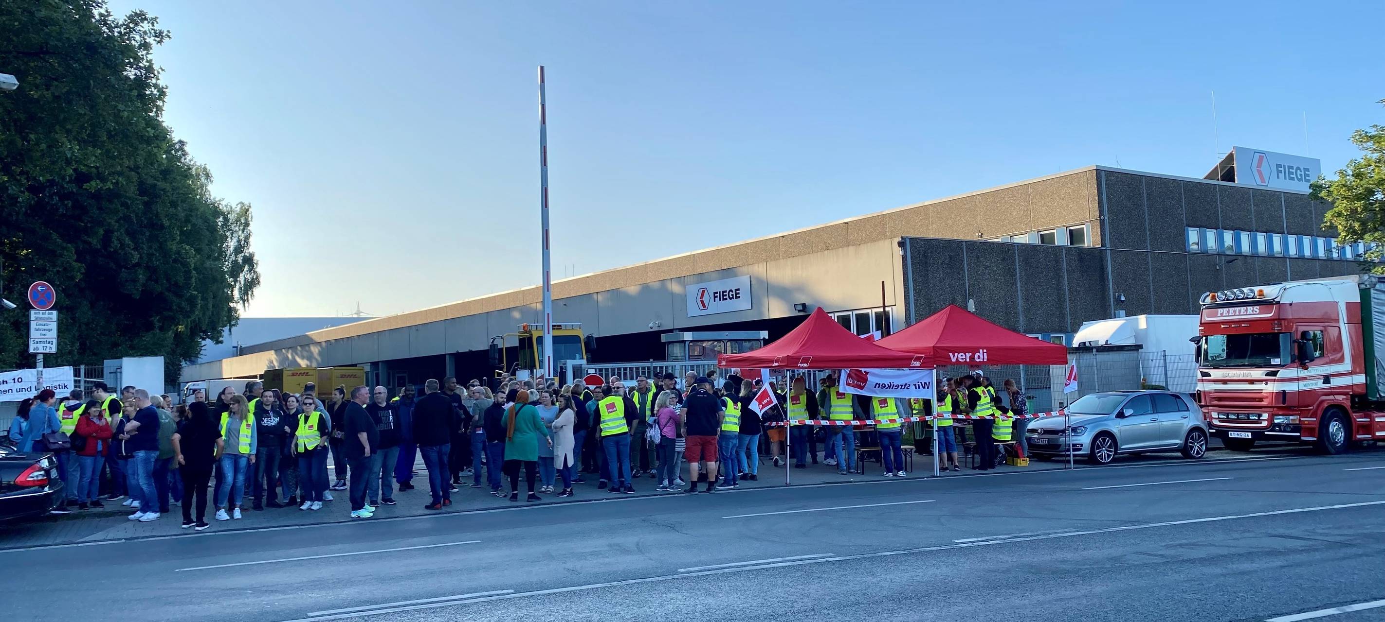 Im Juli 2023 streiken Mitarbeitende der Logistik-Firma Fiege in Essen-Vogelheim.
