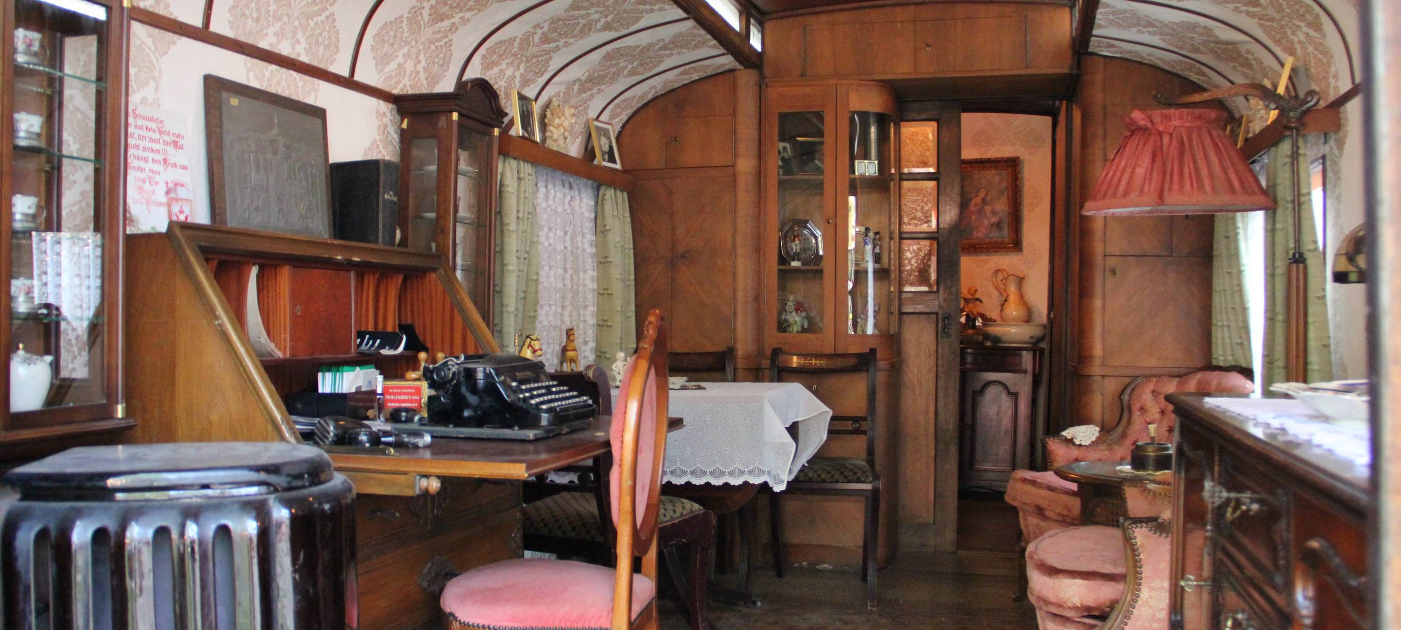 Zeitreise in Essen: Schloss Borbeck feiert Parkfest