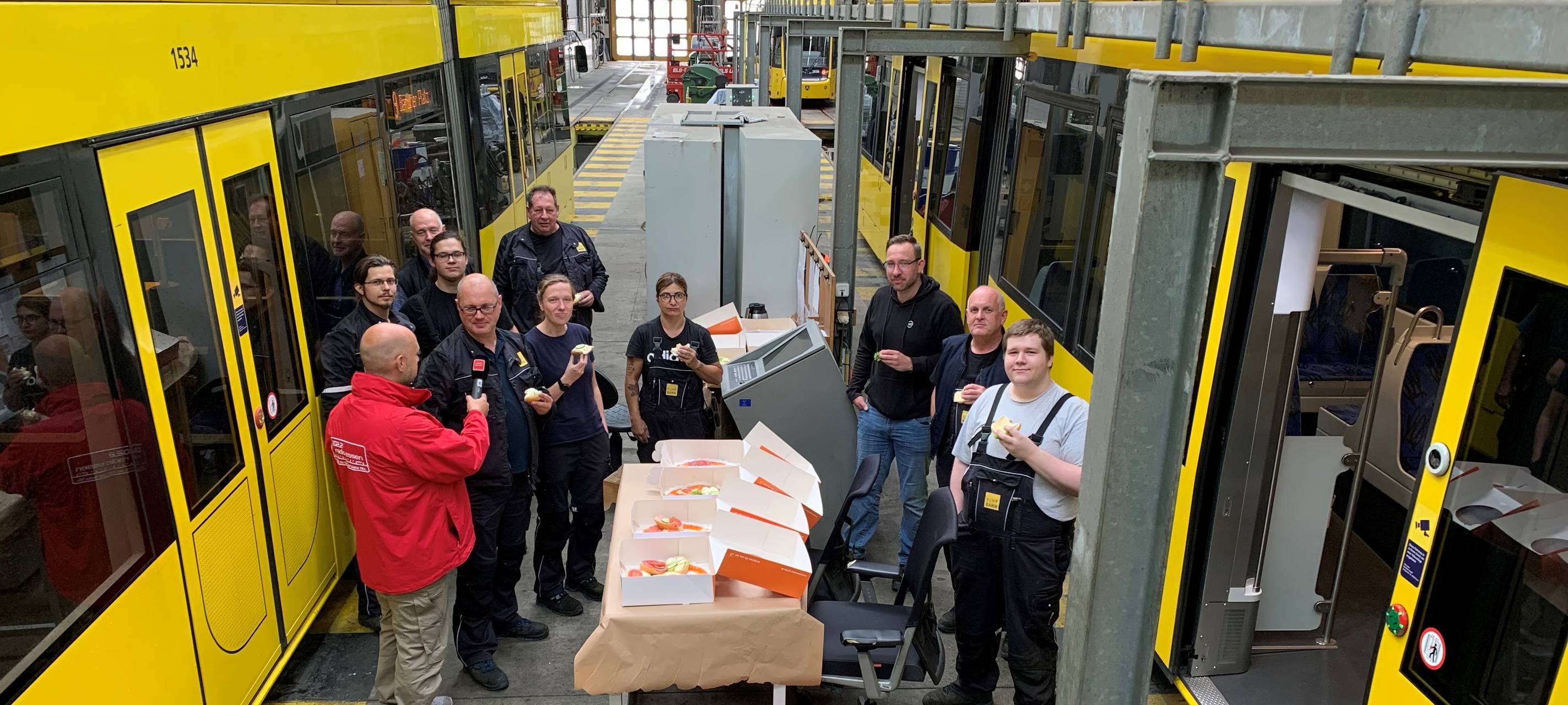 Die Radio Essen-Brötchenbringer: Wir bringen Euch Euer Frühstück!