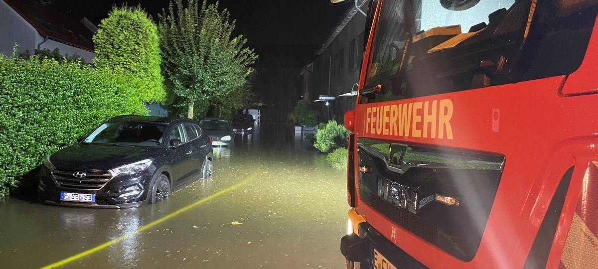 Unwetter in Essen: Vollgelaufene Keller und überflutete Straßen