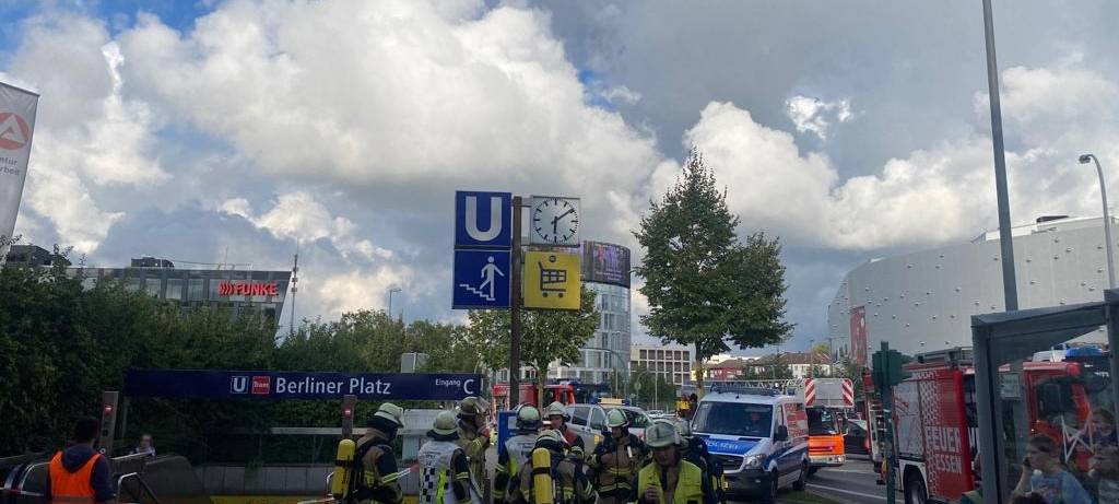 Essen: Großer Feuerwehreinsatz am Berliner Platz