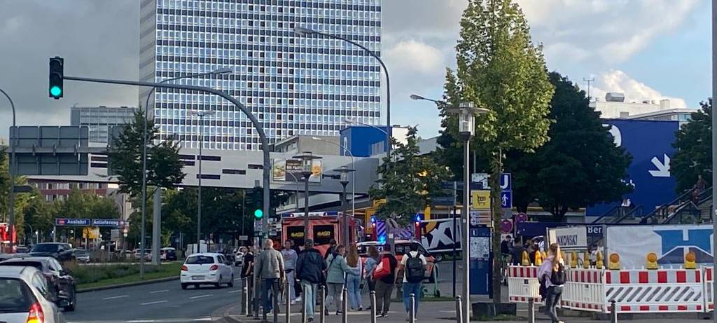 Essen: Großer Feuerwehreinsatz am Berliner Platz