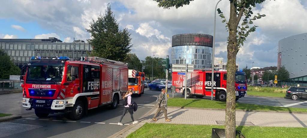 Essen: Großer Feuerwehreinsatz am Berliner Platz