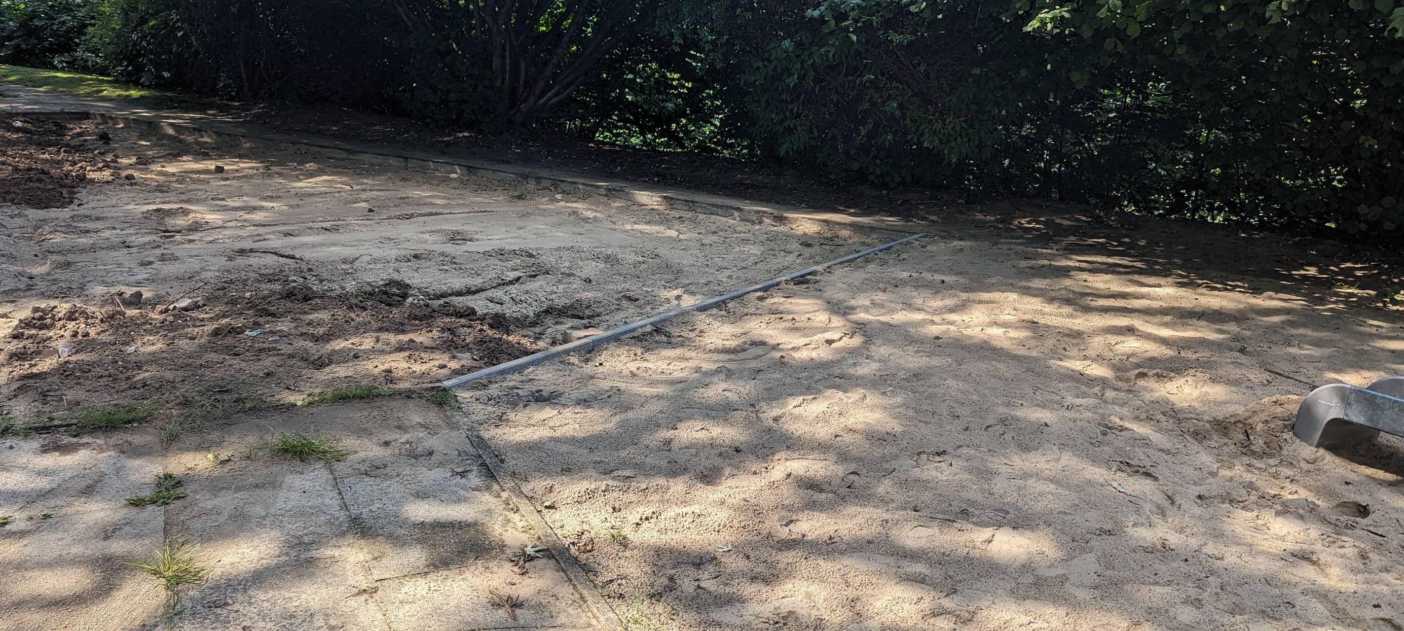 Spielplatz in Essen abgebaut - Kinder und Eltern sind traurig