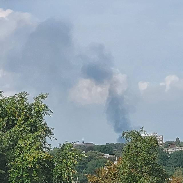 Rauchwolke von Essen aus - Brand in Gelsenkirchen