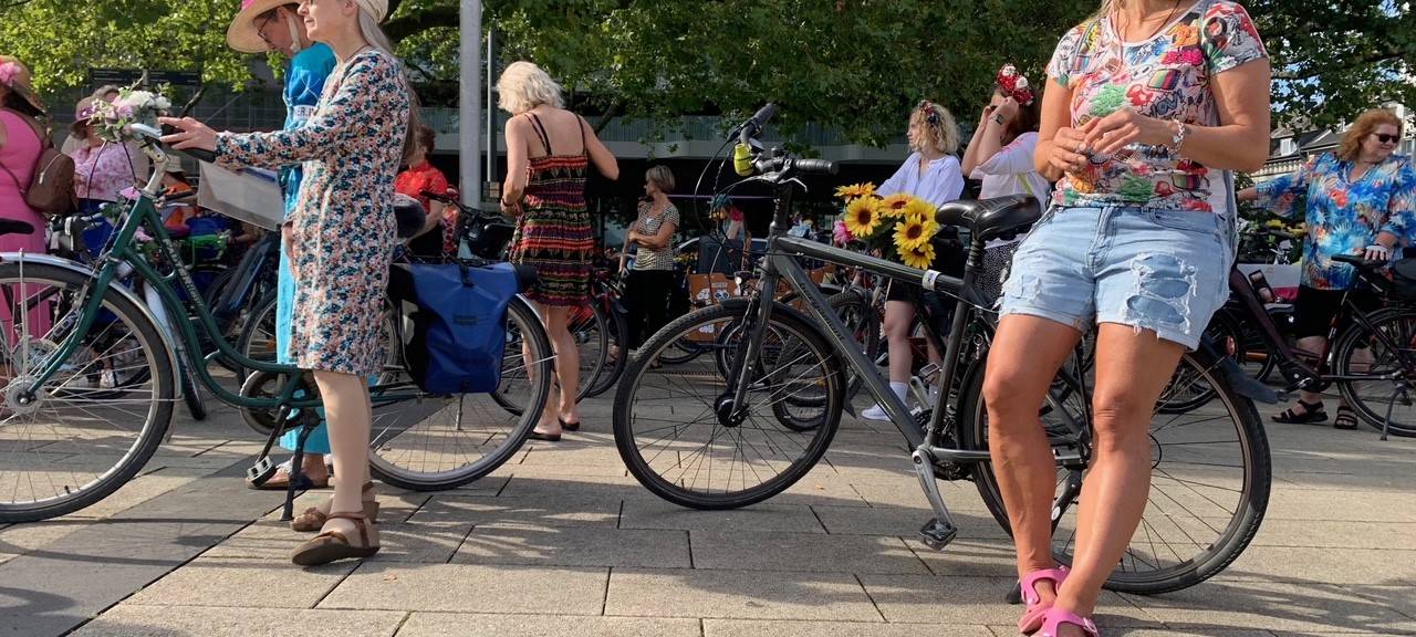 Fancy Women Bike Ride: Frauen in Essen radeln für mehr Respekt durch die Stadt