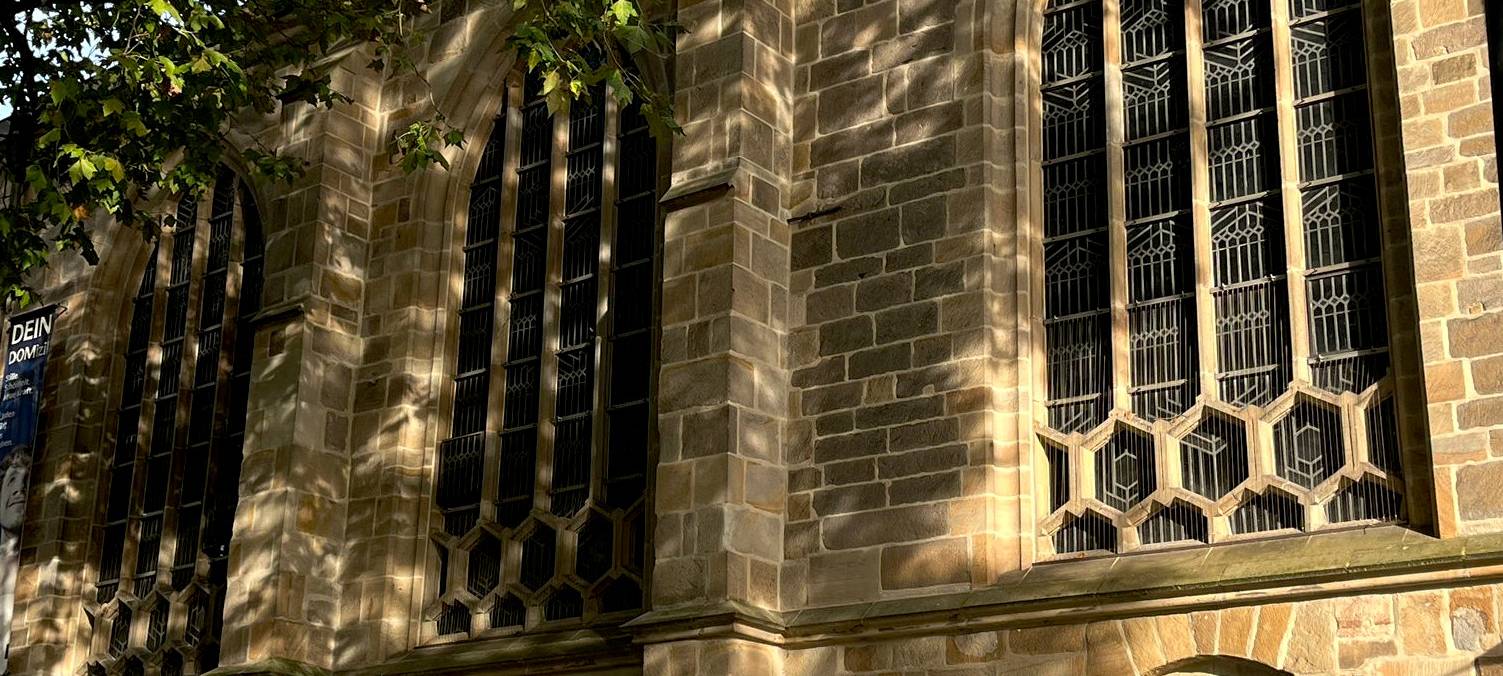 Kardinal-Hengsbach-Statue in Essen abgebaut